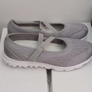 PROPET Womens TravelActive Mary Jane grey silver velcro close EUC 10 4E/XX-Wide